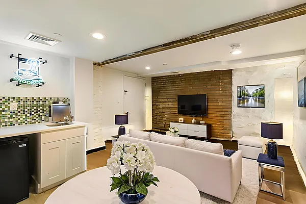 35 Lexington Avenue 1-F Clinton Hill Brooklyn NY 11216