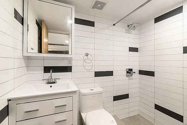 35 Lexington Avenue 1-F Clinton Hill Brooklyn NY 11216